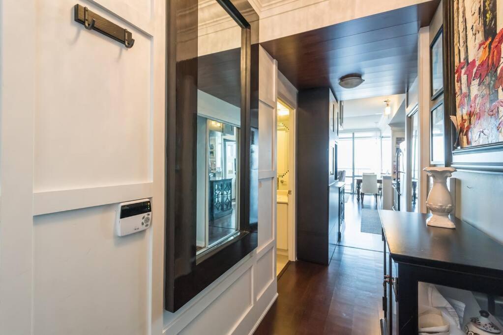 Stunning Condo With Fantastic View Of The City! โตรอนโต ภายนอก รูปภาพ