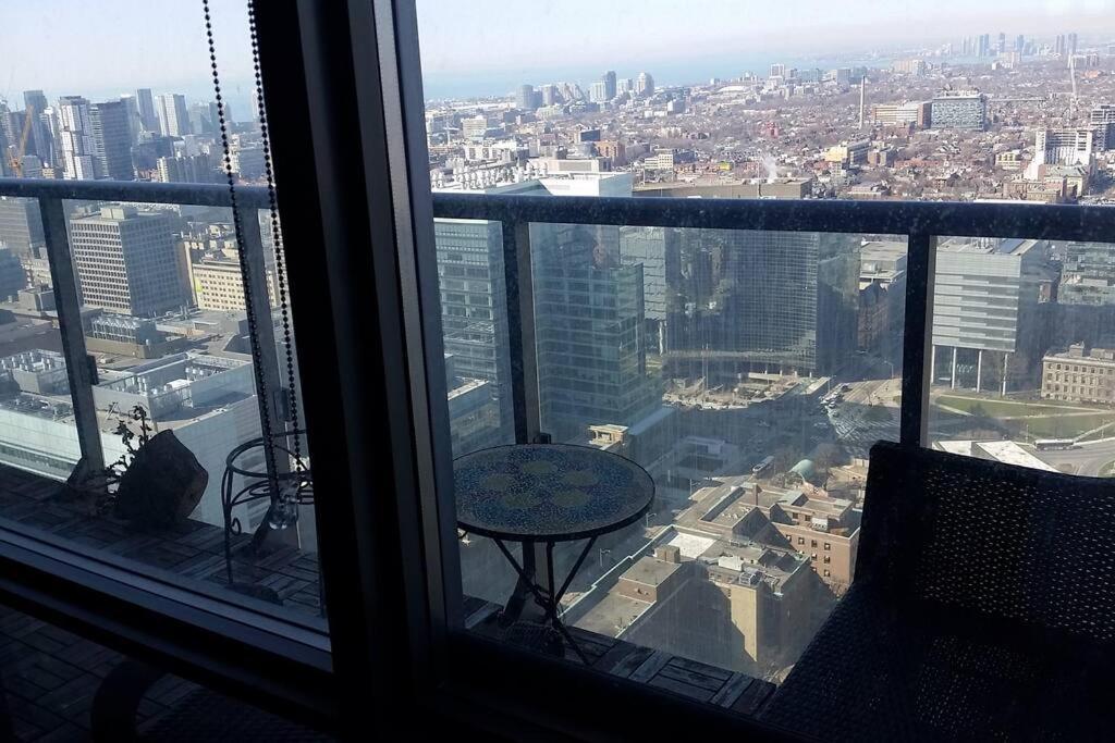 Stunning Condo With Fantastic View Of The City! โตรอนโต ภายนอก รูปภาพ