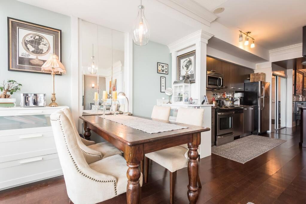 Stunning Condo With Fantastic View Of The City! โตรอนโต ภายนอก รูปภาพ