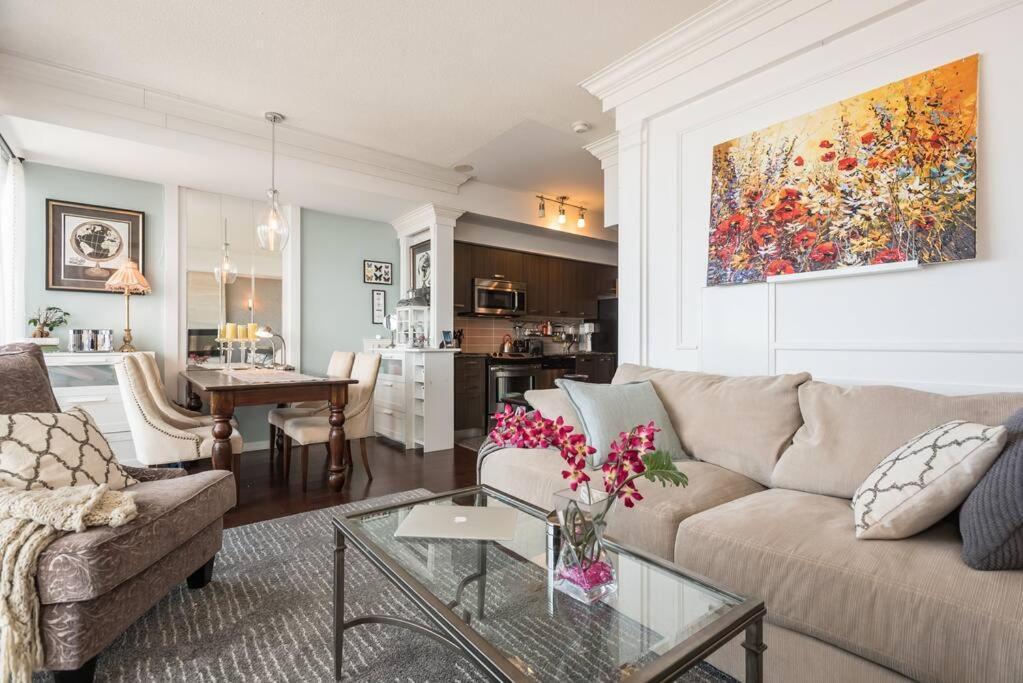 Stunning Condo With Fantastic View Of The City! โตรอนโต ภายนอก รูปภาพ