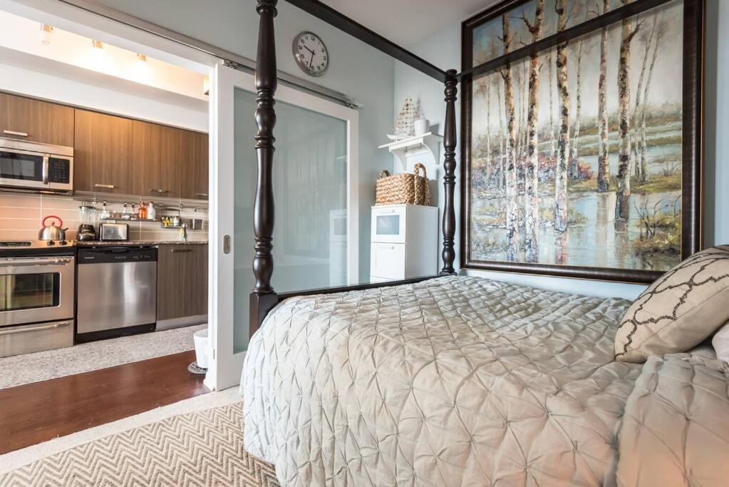 Stunning Condo With Fantastic View Of The City! โตรอนโต ภายนอก รูปภาพ